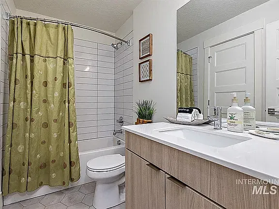 2 bed, 1597 sqft, $3,400 — Photo 4