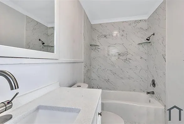 305 N Robinson St #C — Photo 24