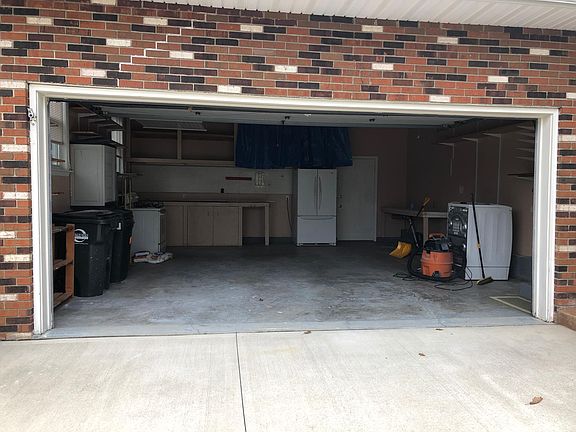 2nd image of 590 Uxbridge Ave