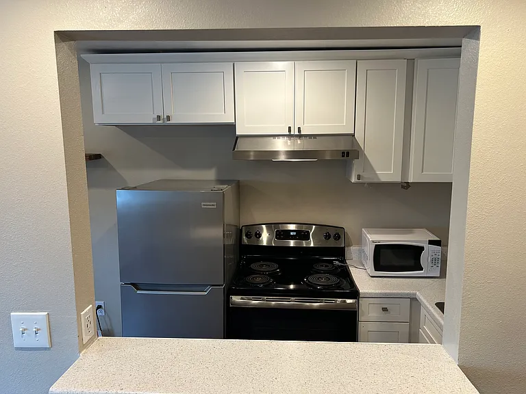5033 15th Ave NE #1007 — Photo 8