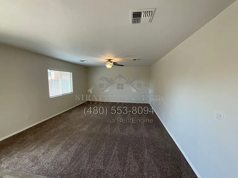 258 S Oak St — Photo 4