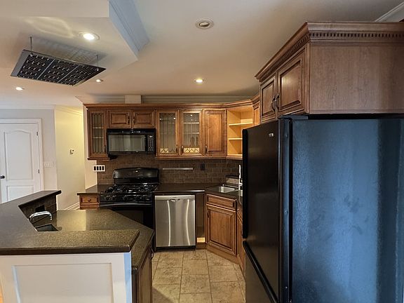 5th image of 1175 Pinegrove Rd