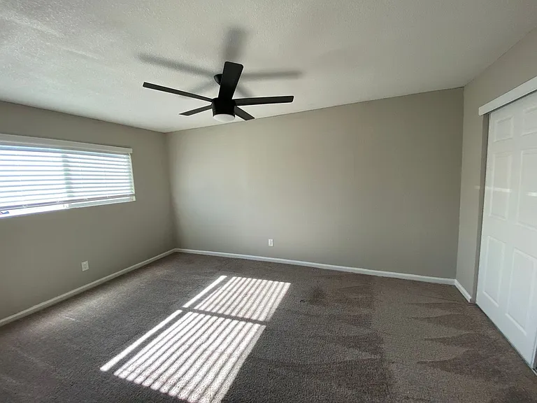 1829 E Broadway Rd — Photo 17