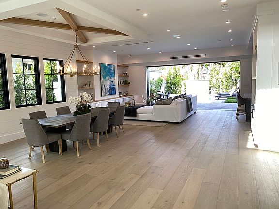3rd image of 4005 Alcove Ave