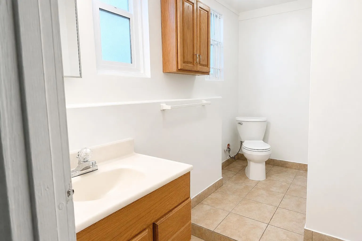 2 bed, 1040 sqft, $2,595 — Photo 4