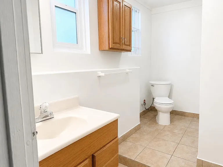 2555 Virginia St #B — Photo 5