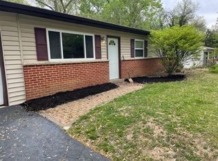 243 Ries Rd, Ballwin, MO 63021