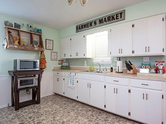 5th image of 1562 Farm Road 196 N