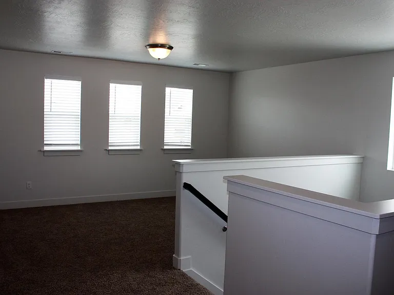 294 N 240 E — Photo 5
