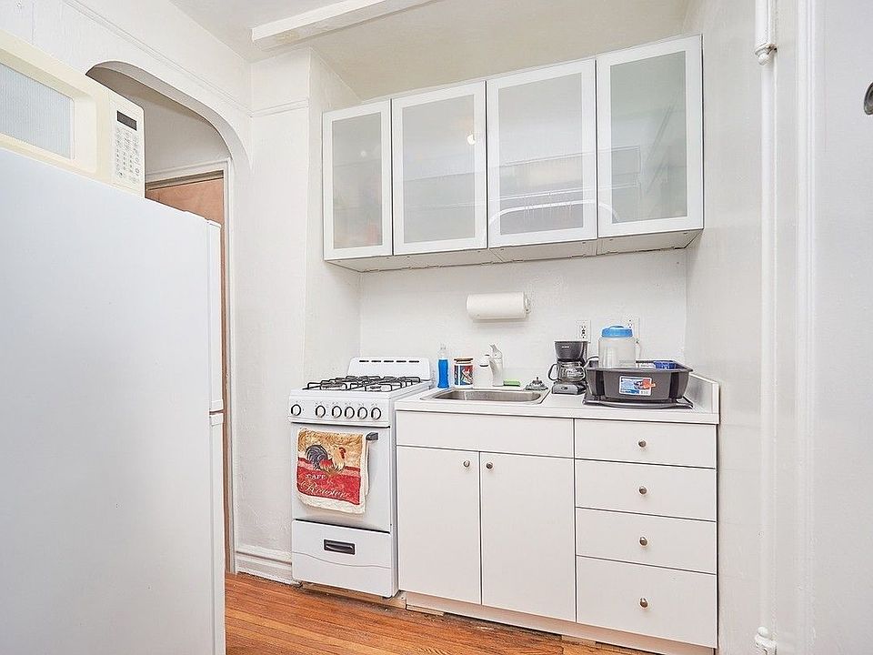 2nd image of 195 Underhill Ave APT 3