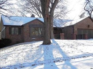 1611 SW 28th St, Topeka, KS 66611