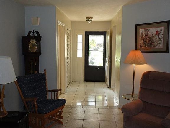 3rd image of 6001 W Croyden Cir