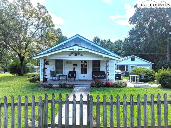 3013 SW 2ND Avenue, Hickory, NC 28602