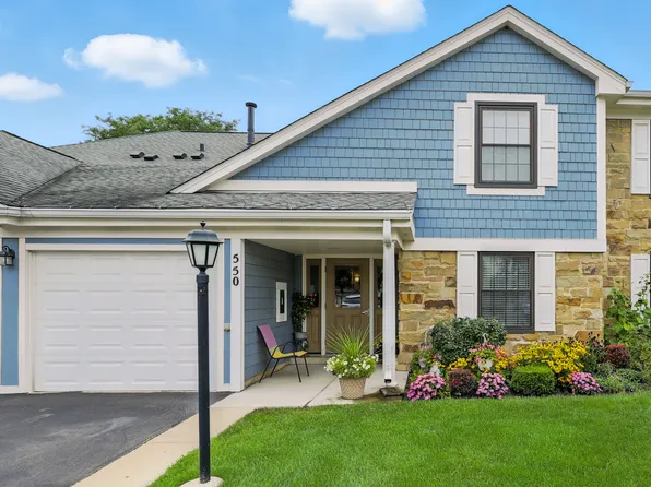 550 Greystone Ln APT A2, Wheeling, IL 60090