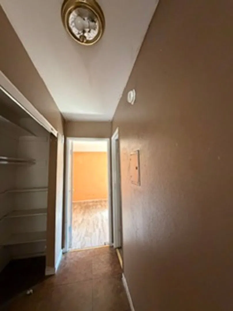 8808-8814 Van Nuys Boulevard — Photo 2