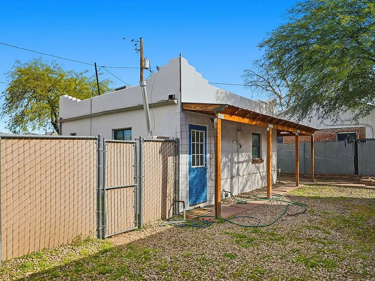 121 W Birdman Dr #A — Photo 7