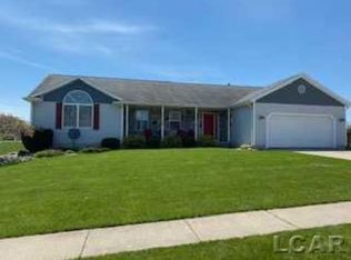 500 Red Maple Dr, Tecumseh, MI 49286