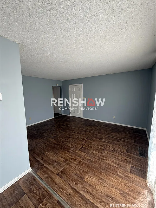 2 bed, 1.0 bath, $800 — Photo 4