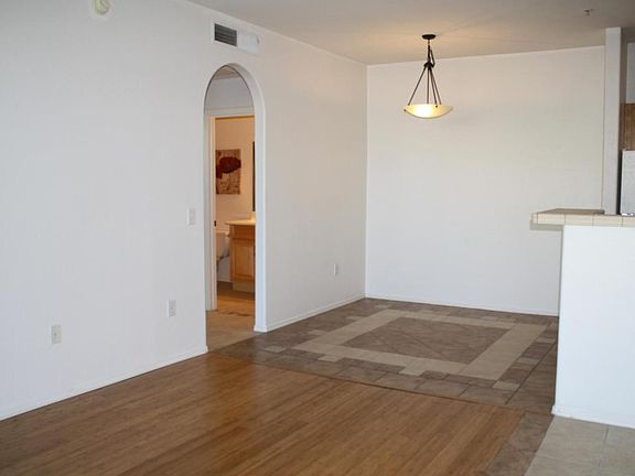 5th image of 2929 W Yorkshire Dr Unit 1123