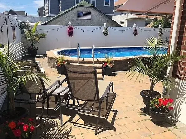 515 Beach 139th St, Belle Harbor, NY 11694