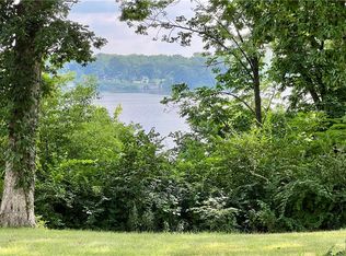 355 E Mueller Ct, Decatur, IL 62521