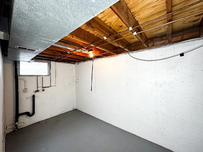 Kingsridge East Apartments — Photo 19