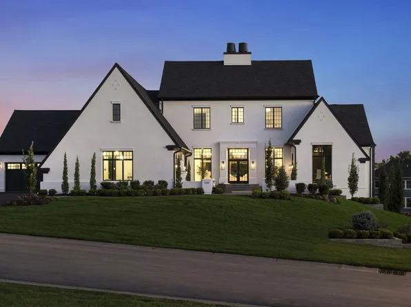 5125 Bluff Cir, Edina, MN 55436