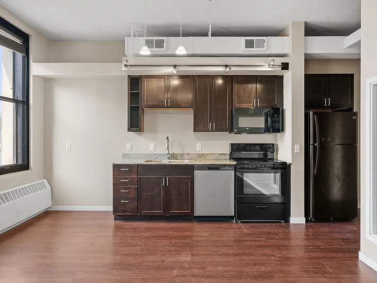 430 Oak Grove — Photo 44