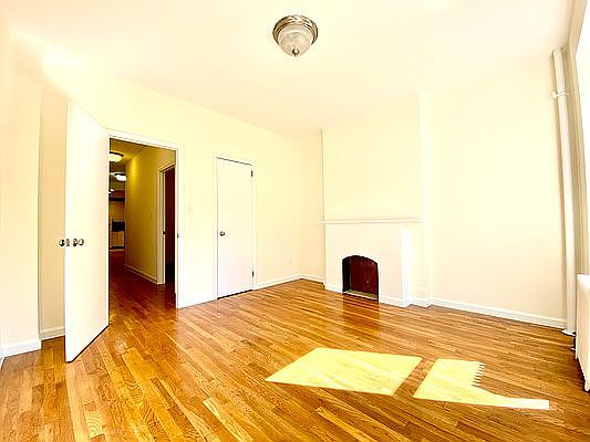 5th image of 519 E 82nd St APT 3