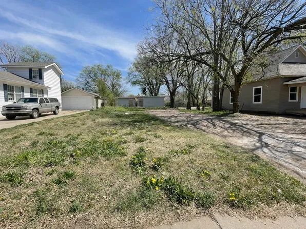 1502 S Hydraulic St, Wichita, KS 67211