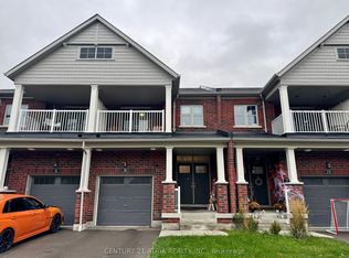 8 Marlborough St, Whitby, ON L1R 0R2