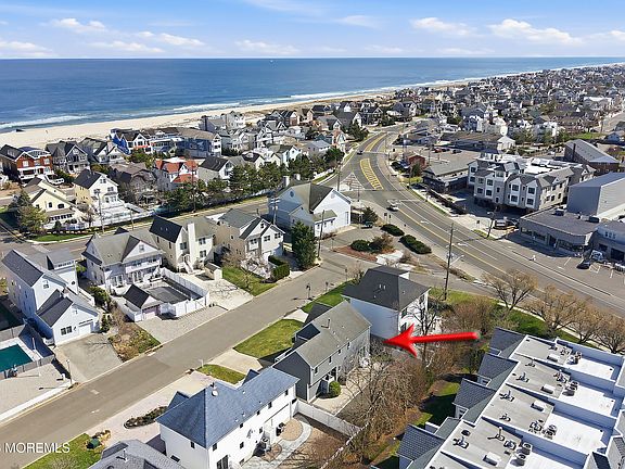 3rd image of 1621 Lake Avenue