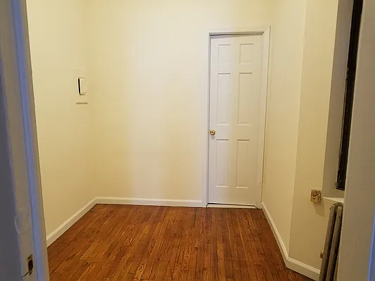 Rented by Chartwell Manhattan Realty | media 25