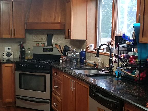 5th image of 236 Franklin St #1