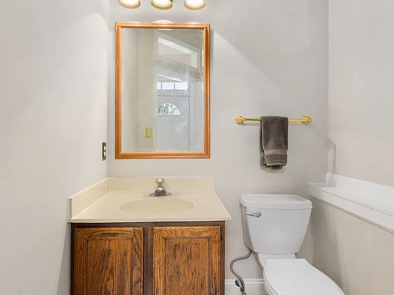 12894 Effingham Ct — Photo 4