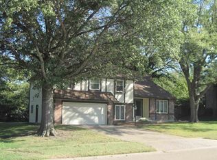 2610 SW 35th Ter, Topeka, KS 66611