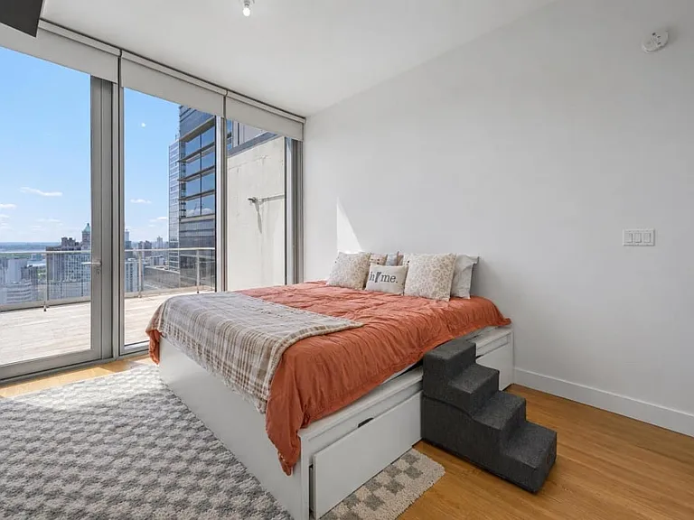 430 Albee Sq #28B — Photo 6