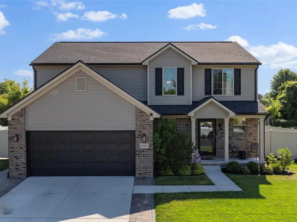 26921 Cedar Run Ct, Woodhaven, MI 48183