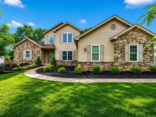 8850 Chaucer Blvd, Broadview Heights, OH 44147