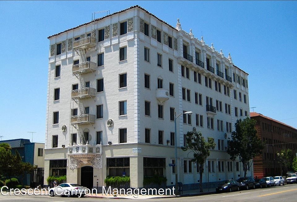 1st image of 801 Gramercy Dr APT 101
