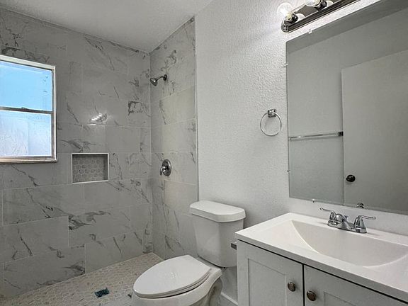 2nd image of 5518 Castle Way