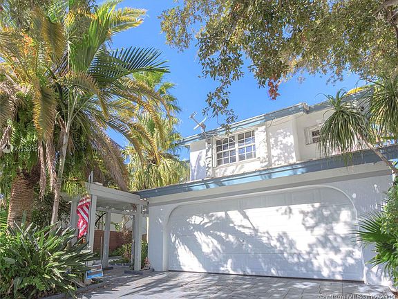 3rd image of 8551 SW 210th Ter