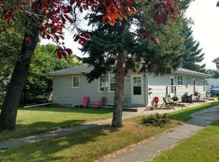 916 N Columbia Rd, Grand Forks, ND 58203