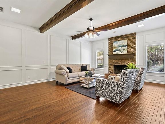 5th image of 2412 Chamberlain Dr