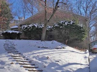 2409 Middle Rd, Davenport, IA 52803