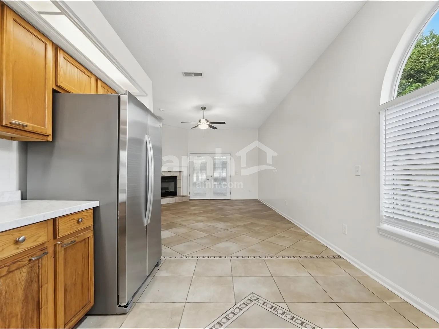 4 bed, 2.0 bath, 1834 sqft, $2,155 — Photo 3