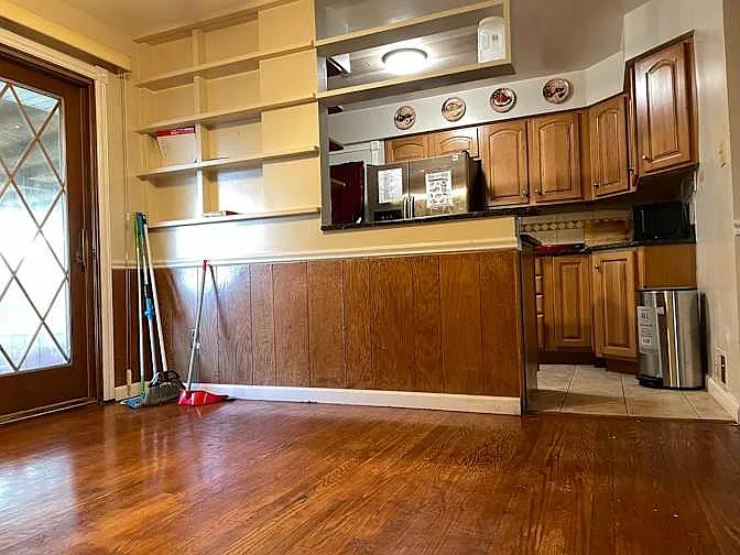 5 bed, 2256 sqft, $1,000 — Photo 4