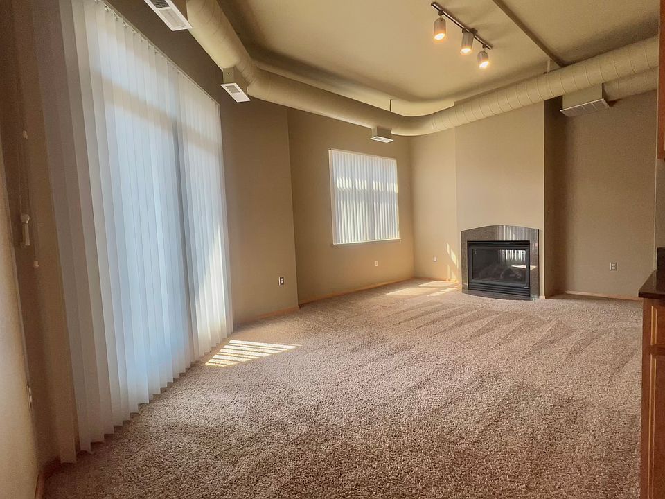 Spacious Living Room & Fireplace