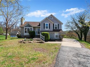 16430 149th Ter, Bonner Springs, KS 66012