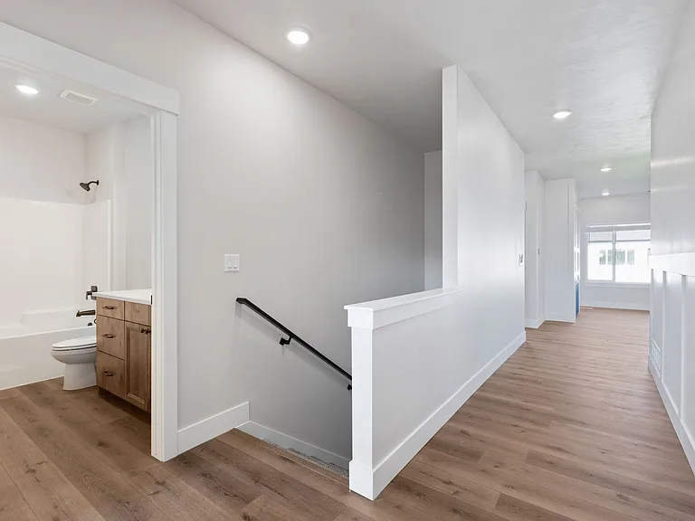 656 Jeanine Dr — Photo 36